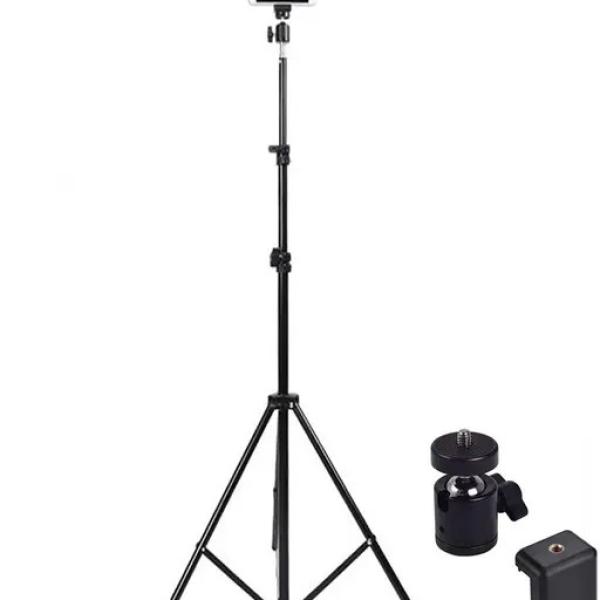 Tripod With Kurtis