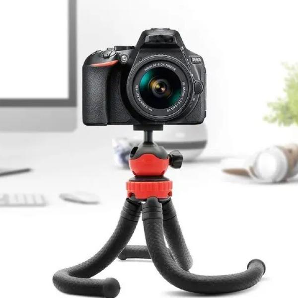 Tripod With Kurtis