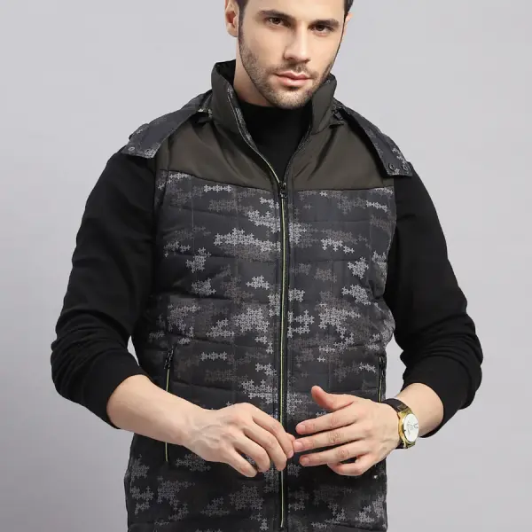 Men Green Solid Hooded Sleeveless Jacket
