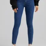 women trendy jeans