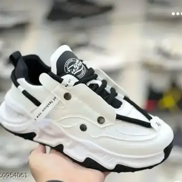 Modern Attractive Men Casual Shoes