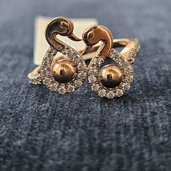 A Unique Dimond Earrings