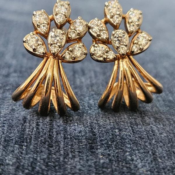 A Unique Dimond Earrings