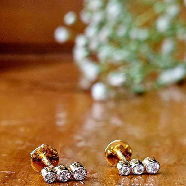 A Unique Dimond Earrings