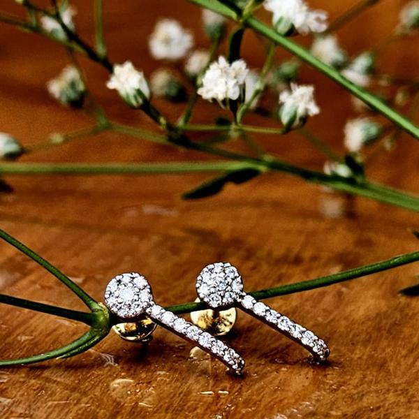 A Unique Dimond Earrings