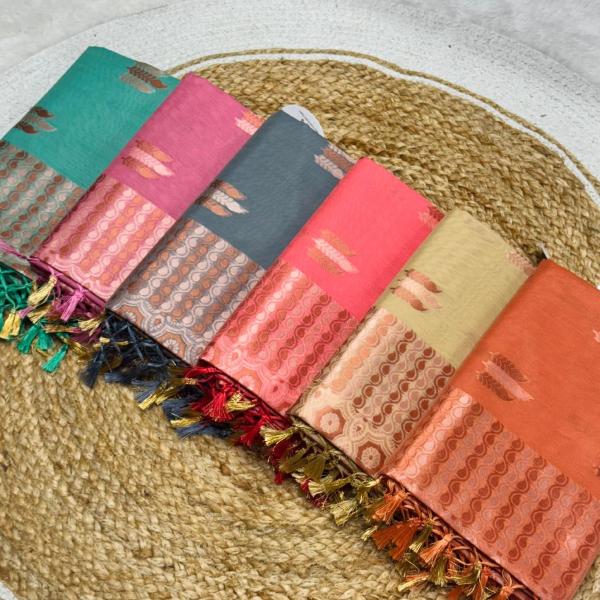 Women's Silk Cotton Saree With Blouse Piece