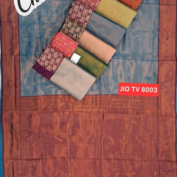 Women's Banarasi Silk Blend Zari Woven Work With Tussles Saree